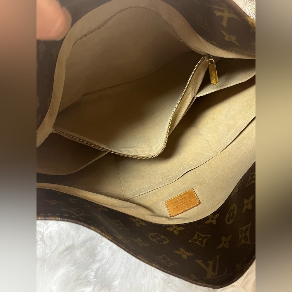 💯 Authentic Louis Vuitton Artsy Monogram 🍀